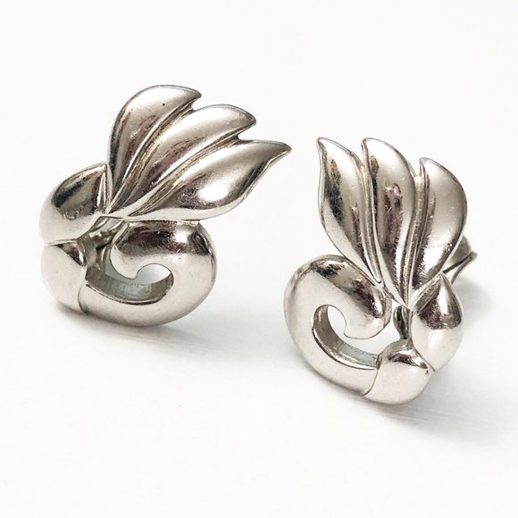 Monet Jewelry - Monet Vintage 1950’s Brushed Silver Clip Earrings